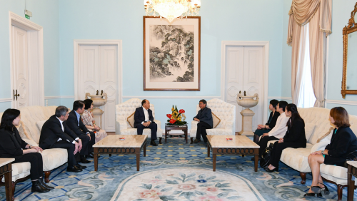 行政長官賀一誠與中國駐葡萄牙大使趙本堂會面