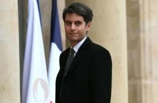 法國政壇三分天下，總理辭職被拒為哪般？