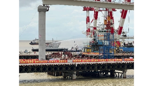 澳氹第4條跨海大橋工程進行海上施工意外演練
