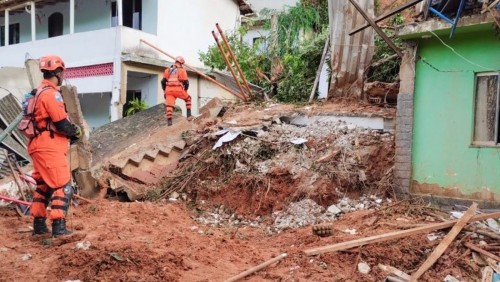巴西里約州遭暴雨襲擊已致8人遇難
