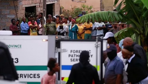 南非警方射殺9名犯罪分子 警察部長稱打擊犯罪必須敢於出手