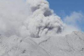 烏維納斯火山持續噴發 秘魯莫克瓜省緊急狀態延長60天